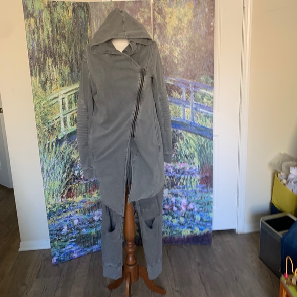 ✨Great quality comfy jacket and lounge pants set✨ - Picture 2 of 4